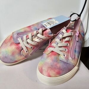 New Girls sneakers size 4
